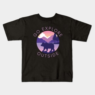 Go explore outside - light Kids T-Shirt